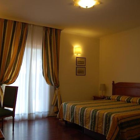 Clarice Hotel Castelnuovo Di Porto Exterior photo