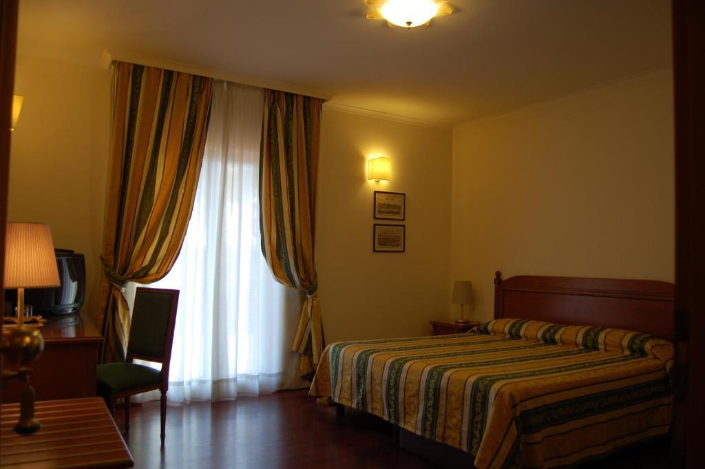 Clarice Hotel Castelnuovo Di Porto Exterior photo